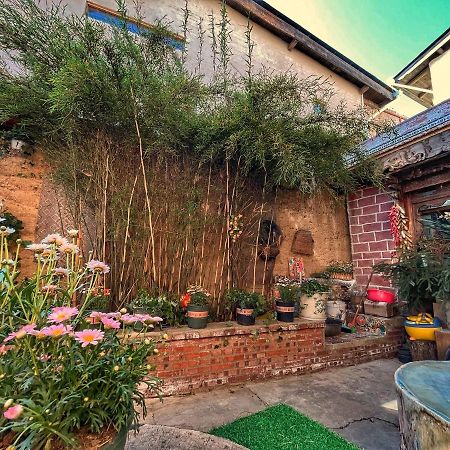 Tavern Hostel仁和客栈 Shangri-La Eksteriør billede