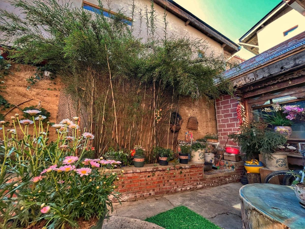 Tavern Hostel仁和客栈 Shangri-La Eksteriør billede