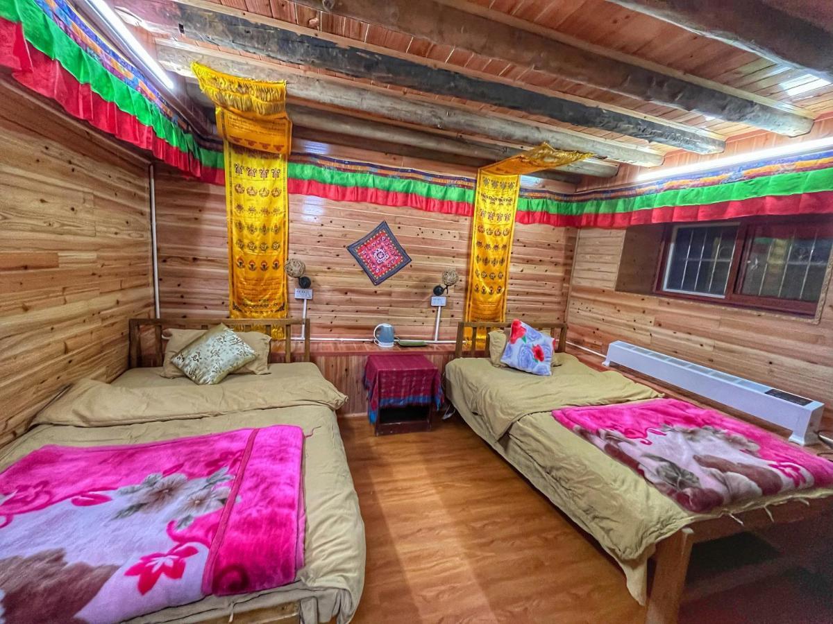 Tavern Hostel仁和客栈 Shangri-La Eksteriør billede