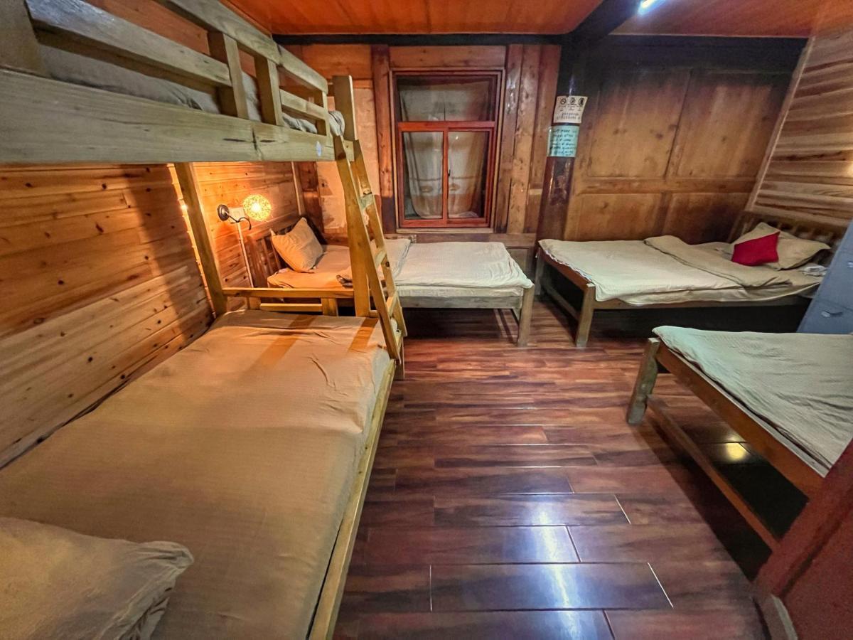 Tavern Hostel仁和客栈 Shangri-La Eksteriør billede