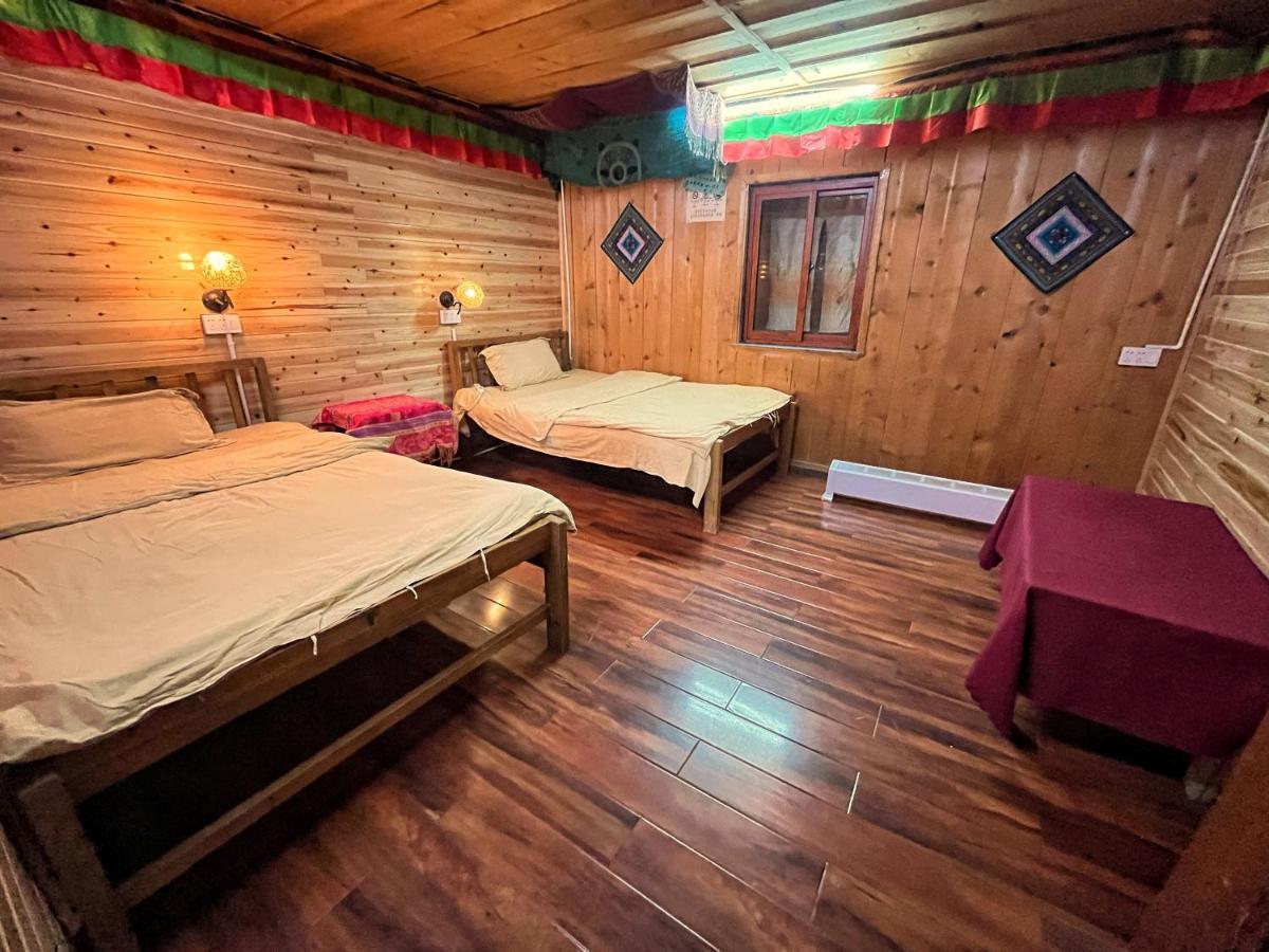 Tavern Hostel仁和客栈 Shangri-La Eksteriør billede